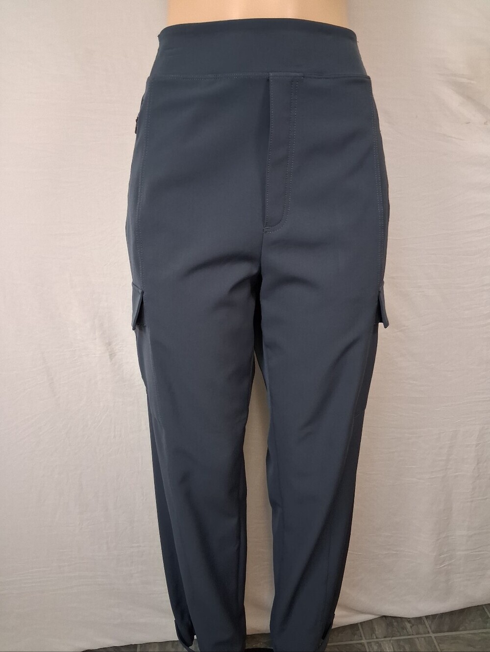 Athleta Women 's Slate Gray Cargo Pants Size 16 - Picture 3 of 16
